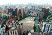新湖中宝卖地又发债：经营现金流不佳 短期偿债压力大